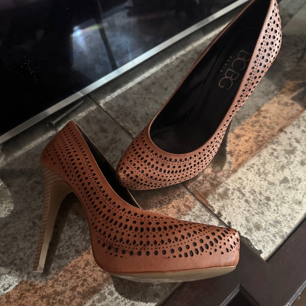 BCBG Paris Size 9 Perdra Leather Platform Heels - Picture 5 of 9
